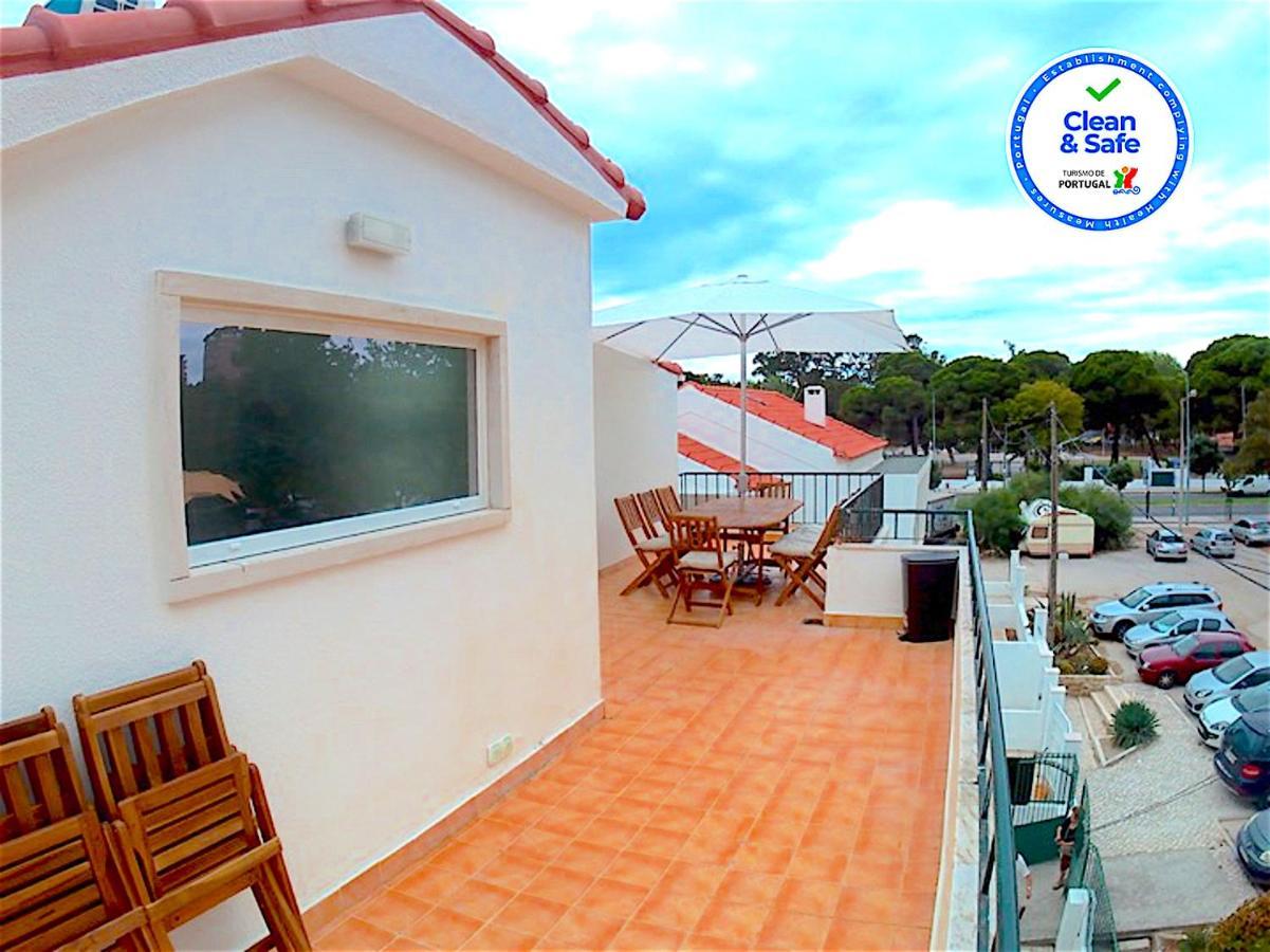Apartment Near The Beach With Big Terrace Setúbal Eksteriør bilde